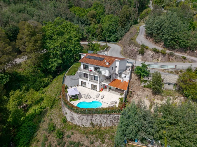 Moradia T4 para Venda em Chamoim e Vilar Foto 4