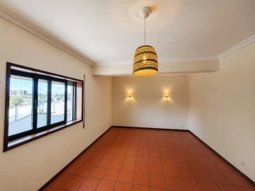 Apartamento T2 para Arrendamento em Glória e Vera Cruz