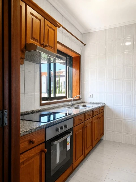 Apartamento T2 para Arrendamento em Glória e Vera Cruz