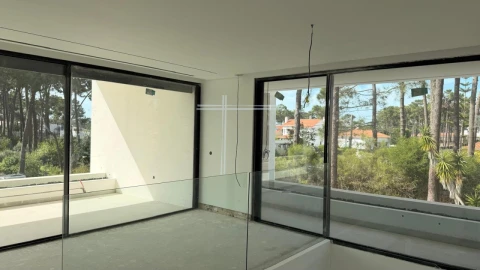 Moradia T6 para Venda em Charneca de Caparica e Sobreda