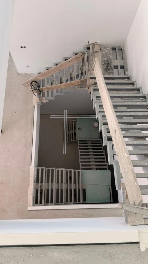 Moradia T6 para Venda em Charneca de Caparica e Sobreda