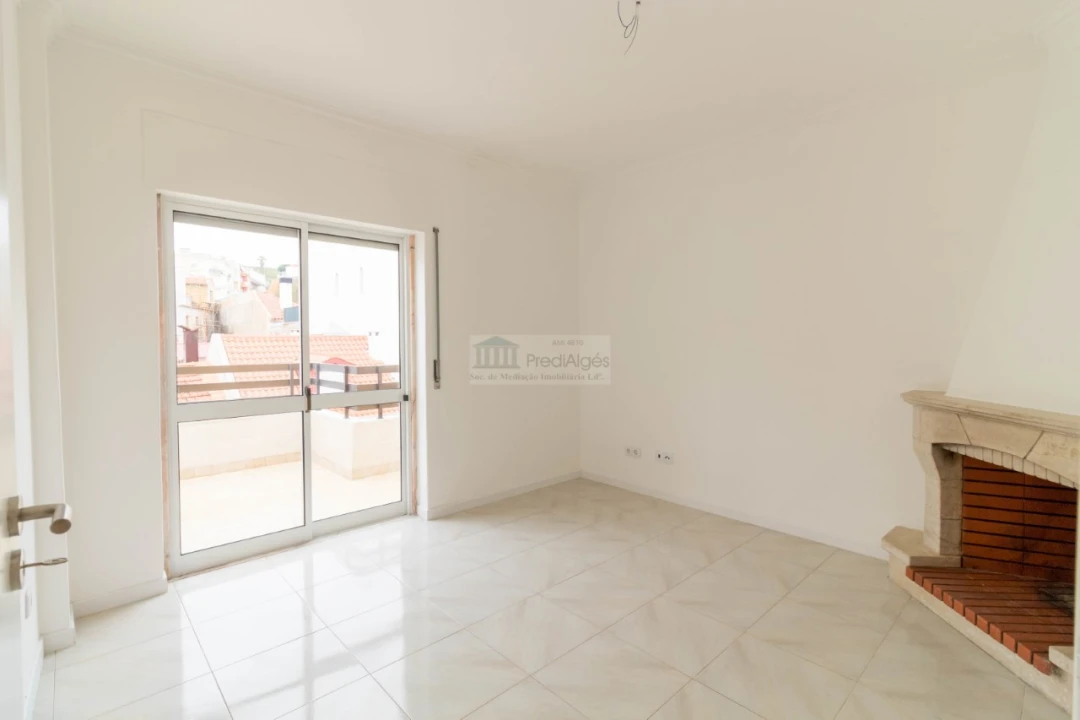 Apartamento T2 para Arrendamento em Algés, Linda-A-Velha e Cruz Quebrada-Dafundo Foto 5