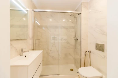Apartamento T2 para Arrendamento em Algés, Linda-A-Velha e Cruz Quebrada-Dafundo