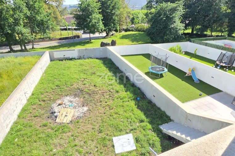 Moradia T4 para Venda em Merelim (São Paio), Panoias e Parada de Tibães Foto 5