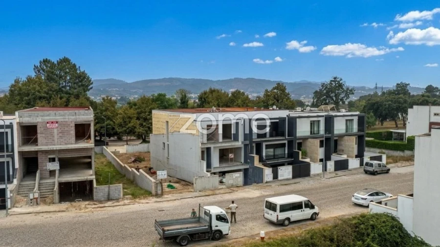 Moradia T4 para Venda em Merelim (São Paio), Panoias e Parada de Tibães