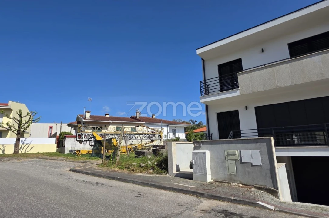 Moradia T3 para Venda em Merelim (São Paio), Panoias e Parada de Tibães Foto 1