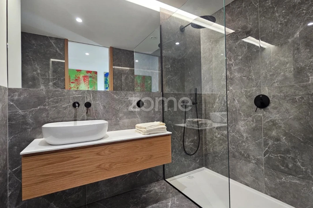 Apartamento T2 para Venda em Cedofeita, Santo Ildefonso, Sé, Miragaia, São Nicolau e Vitória Foto 16