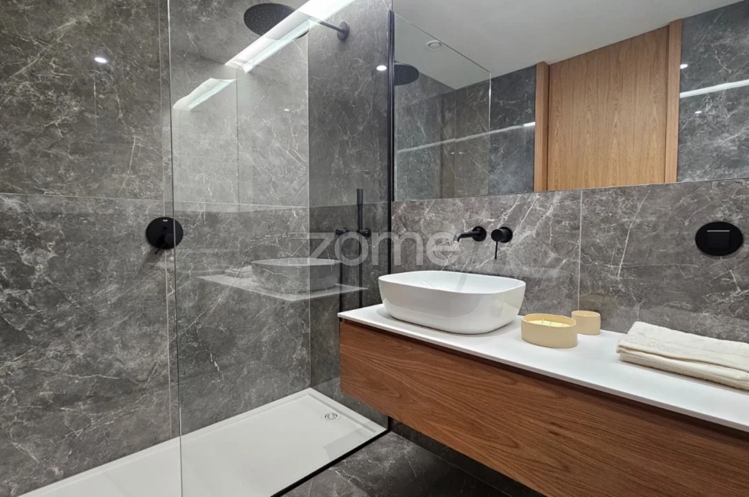 Apartamento T2 para Venda em Cedofeita, Santo Ildefonso, Sé, Miragaia, São Nicolau e Vitória Foto 8