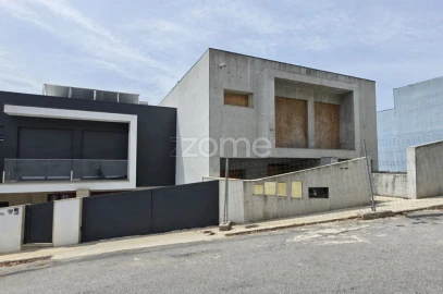Moradia T3 para Venda em Abade de Neiva