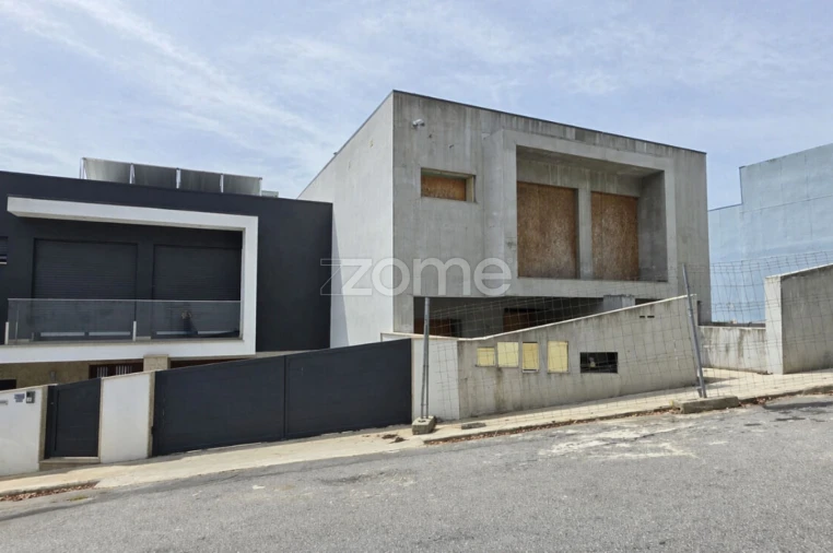 Moradia T3 para Venda em Abade de Neiva Foto 3