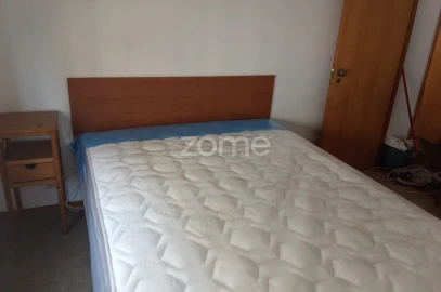 Apartamento T1 para Arrendamento em Santa Marinha e São Pedro da Afurada