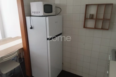 Apartamento T1 para Arrendamento em Santa Marinha e São Pedro da Afurada