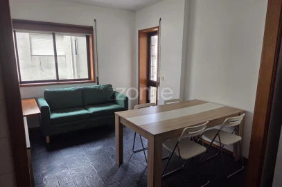 Apartamento T1 para Arrendamento em Santa Marinha e São Pedro da Afurada