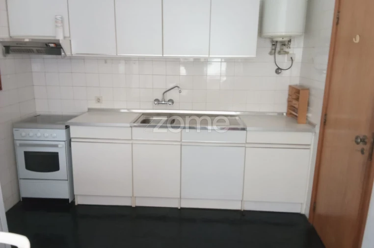 Apartamento T1 para Arrendamento em Santa Marinha e São Pedro da Afurada Foto 2
