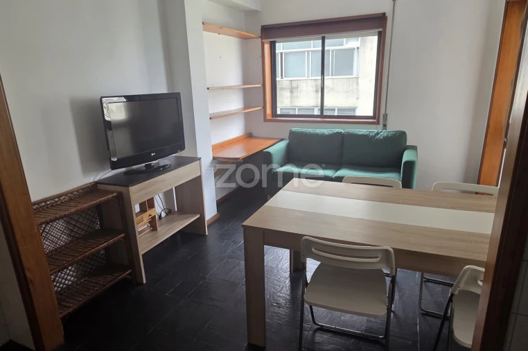 Apartamento T1 para Arrendamento em Santa Marinha e São Pedro da Afurada Foto 9