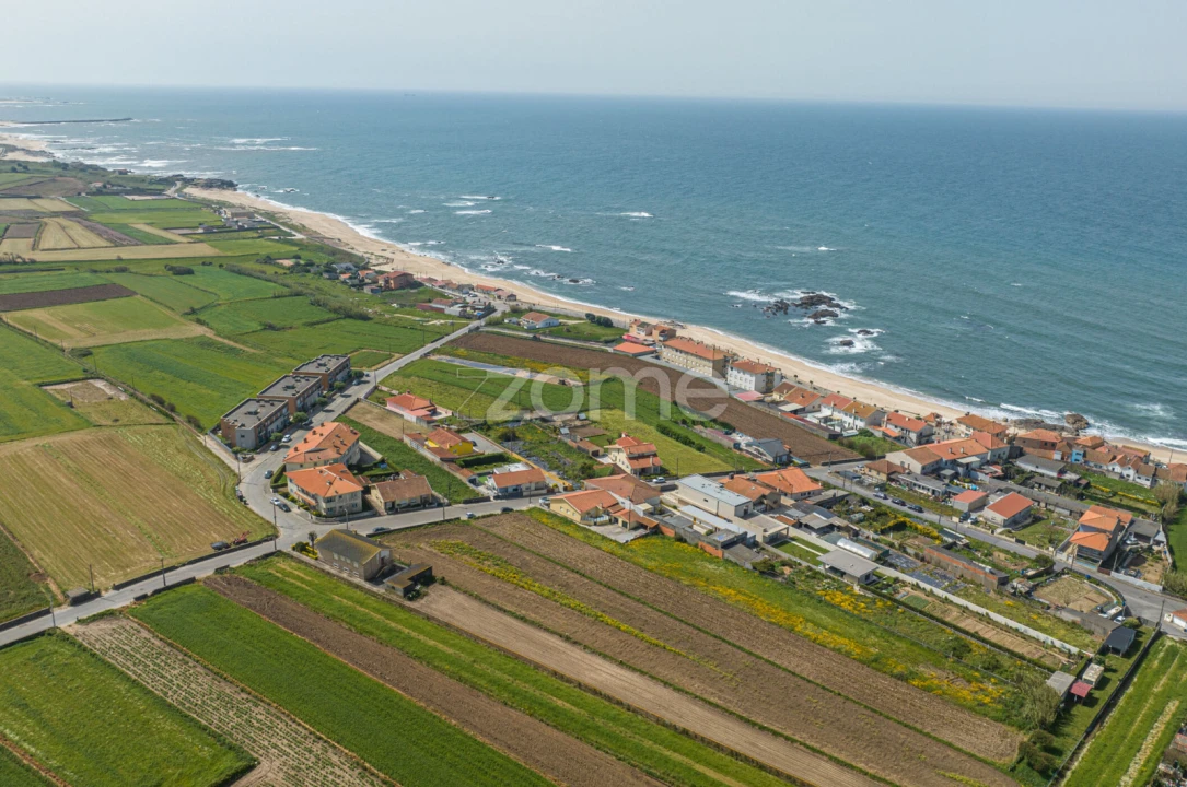Terreno para Venda em Vila Chã Foto 8