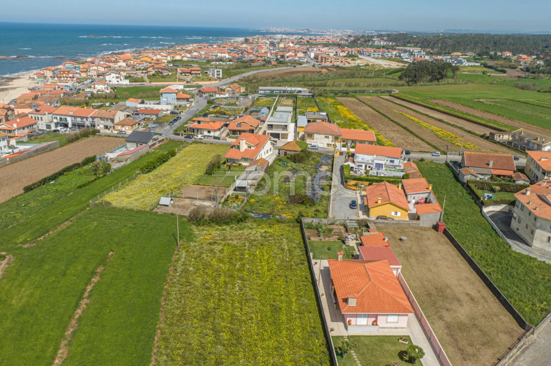 Terreno para Venda em Vila Chã Foto 14