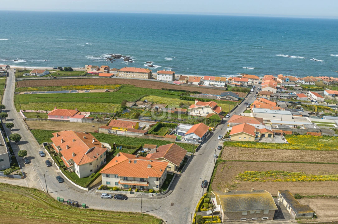 Terreno para Venda em Vila Chã Foto 6