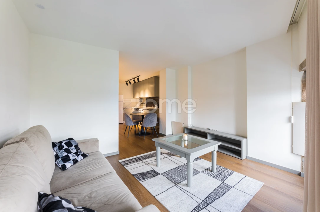Apartamento T1 para Arrendamento em Braga (Maximinos, Sé e Cividade) Foto 6