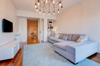 Apartamento T2 para Arrendamento em Santa Marinha e São Pedro da Afurada
