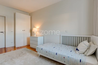 Apartamento T2 para Arrendamento em Santa Marinha e São Pedro da Afurada