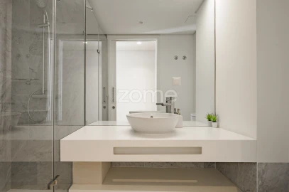 Apartamento T3 para Arrendamento em Santa Maria Maior