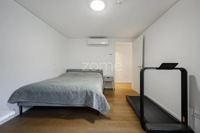 Apartamento T3 para Arrendamento em Santa Maria Maior
