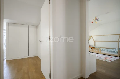 Apartamento T3 para Arrendamento em Santa Maria Maior