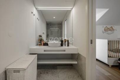 Apartamento T3 para Arrendamento em Santa Maria Maior