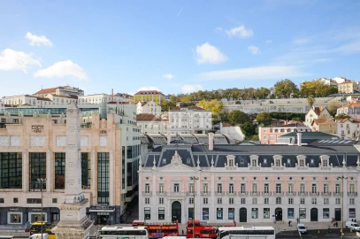 Apartamento T3 para Arrendamento em Santa Maria Maior