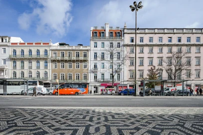 Apartamento T3 para Arrendamento em Santa Maria Maior
