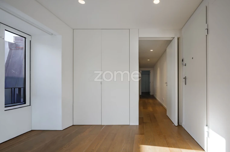 Apartamento T3 para Arrendamento em Santa Maria Maior Foto 9