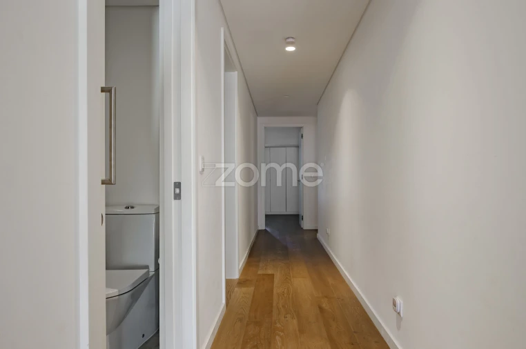 Apartamento T3 para Arrendamento em Santa Maria Maior Foto 10