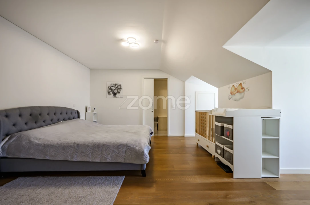 Apartamento T3 para Arrendamento em Santa Maria Maior Foto 16