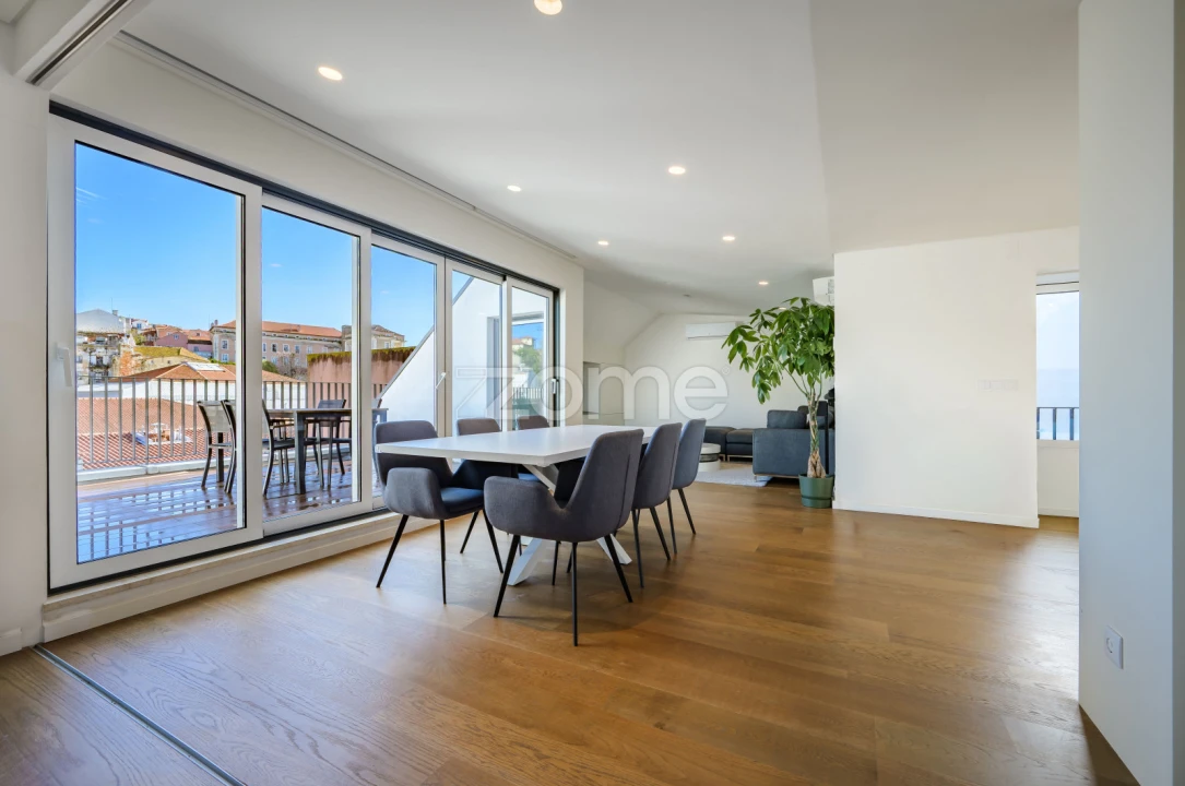 Apartamento T3 para Arrendamento em Santa Maria Maior Foto 1
