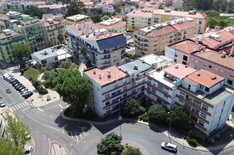 Apartamento T3 para Venda em Rio de Mouro Foto 21