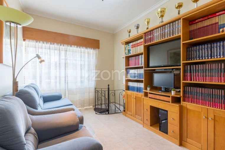 Apartamento T3 para Venda em Rio de Mouro Foto 14