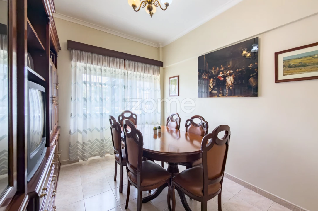 Apartamento T3 para Venda em Rio de Mouro Foto 8