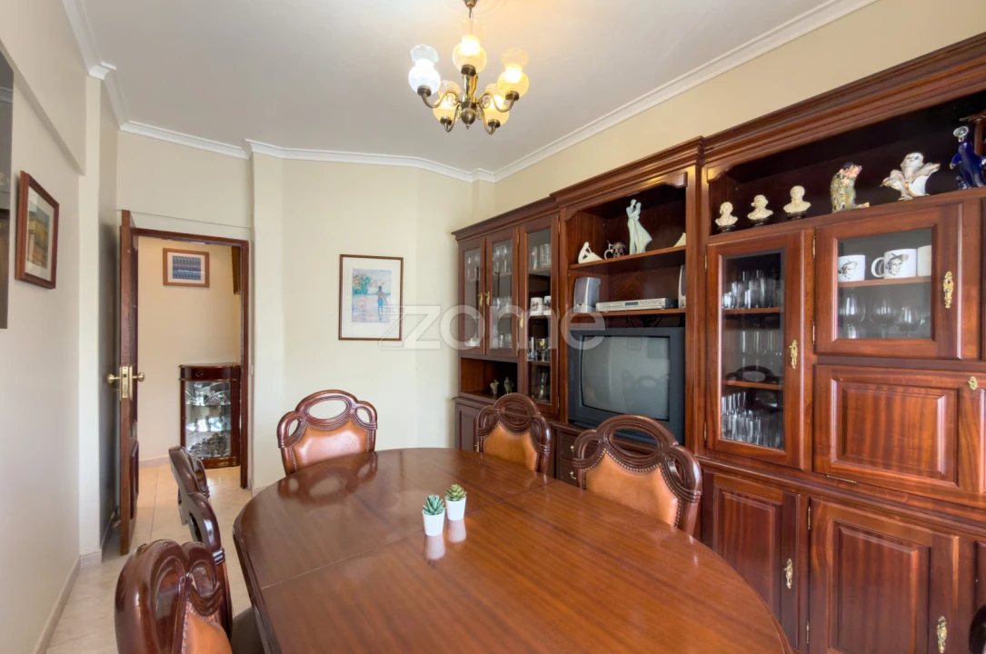 Apartamento T3 para Venda em Rio de Mouro Foto 9