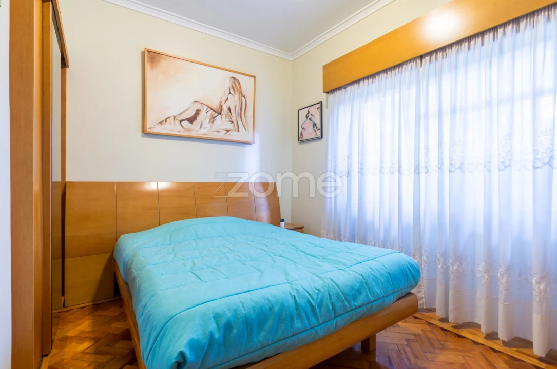 Apartamento T3 para Venda em Rio de Mouro Foto 4