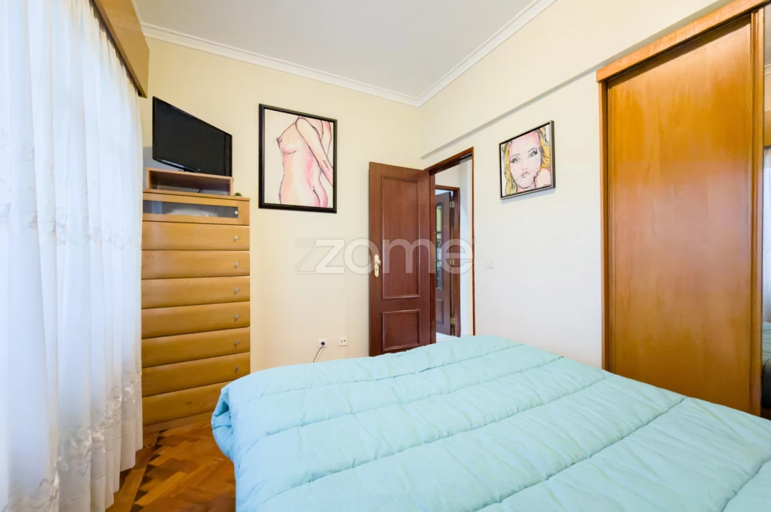 Apartamento T3 para Venda em Rio de Mouro Foto 6