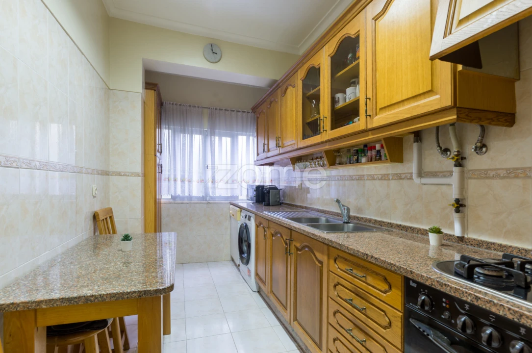 Apartamento T3 para Venda em Rio de Mouro Foto 1