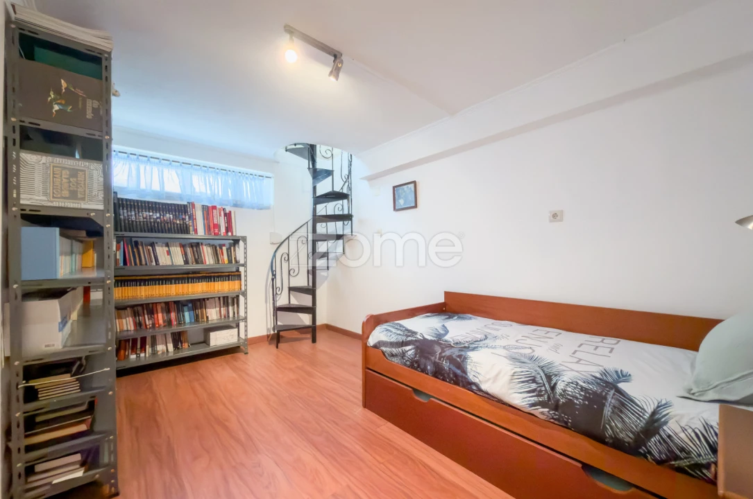Apartamento T3 para Venda em Rio de Mouro Foto 15