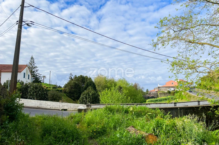 Terreno para Venda em Lomba da Maia Foto 4