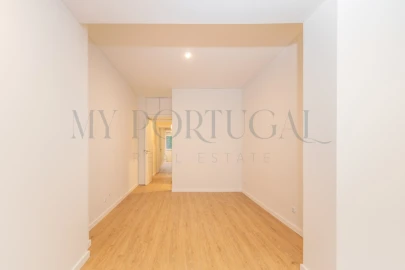 Apartamento T4 para Venda em Algés, Linda-A-Velha e Cruz Quebrada-Dafundo