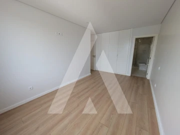 Apartamento T3 para Arrendamento em Esgueira