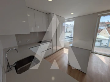 Apartamento T3 para Arrendamento em Esgueira