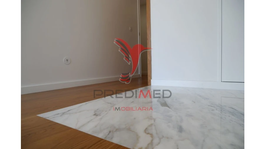 Apartamento para Venda em Cedofeita, Santo Ildefonso, Sé, Miragaia, São Nicolau e Vitória Foto 2