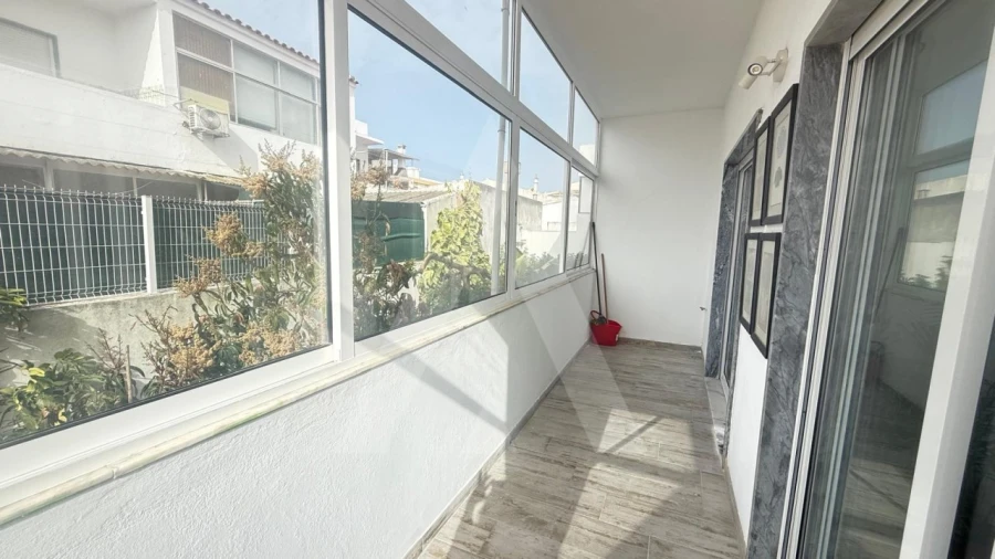 Apartamento T2 para Venda em Quarteira Foto 12