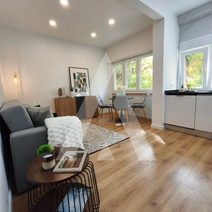 Apartamento T2 para Venda em Benfica Foto 3